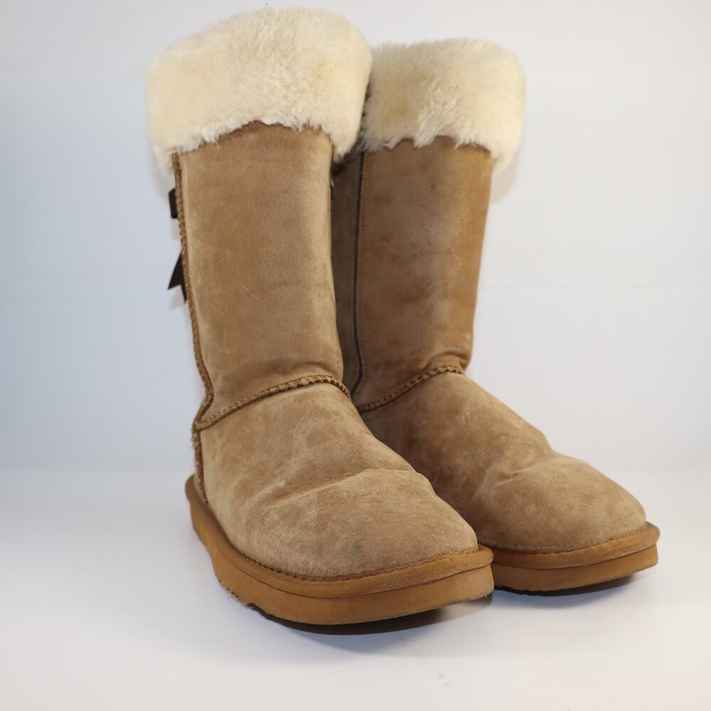 Lam Sheepskin Boots – Women’s Size 9 – Tan Suede Shearling Lining‎ & Back Bows